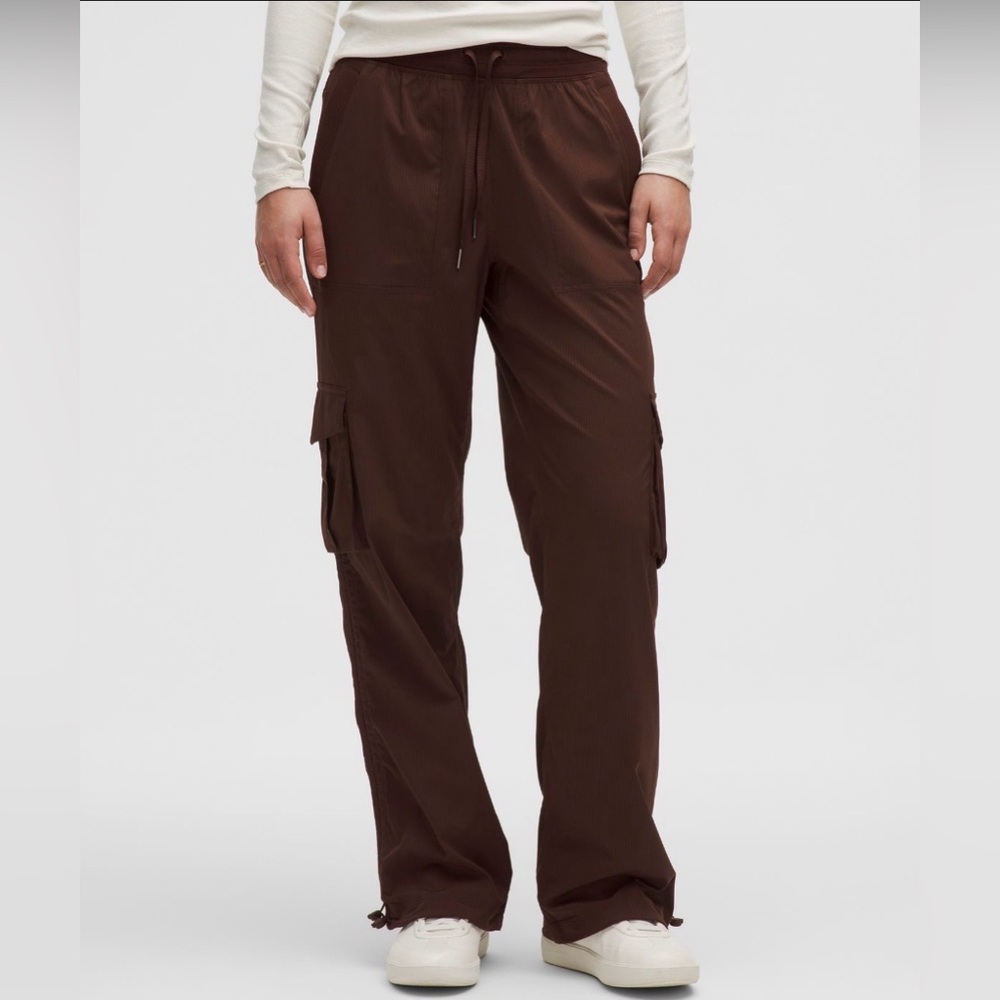 Dance Studio Mid-Rise Relaxed Cargo Pant